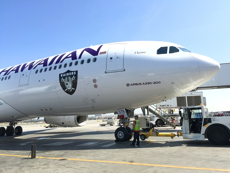 raiders-team-plane-travel